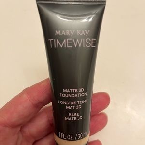 Mary Kay Matte 3D Foundation. Used once